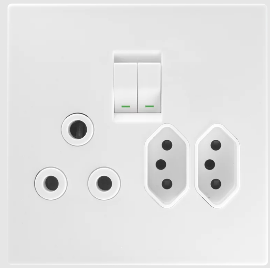 Crabtree Topaz Combo SSO – 1×16A RSA + 2×V‑Slim, 4×4 White